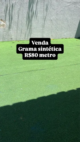 Grama sintética