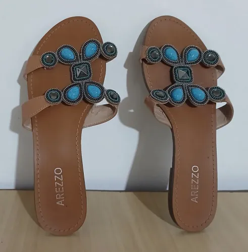 Rasteira Arezzo com pedraria azul turquesa n. 36