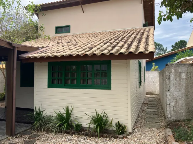 Linda casa muito bem localizada direto com proprietário