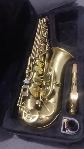 Sax alto da Vedo novo com apenas 2 meses de uso, acompanha acessórios e duas boquilhas
