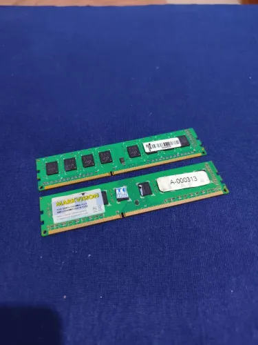 2 Memórias RAM DDR3 2GB 1333MHz