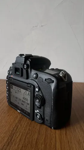 NIKON D750