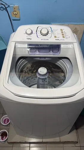 Máquina Electrolux em bom estado