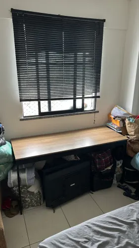 Mesa de Escritório Industrial com Tampo Amadeirado e Estrutura de Aço - Bom Estado