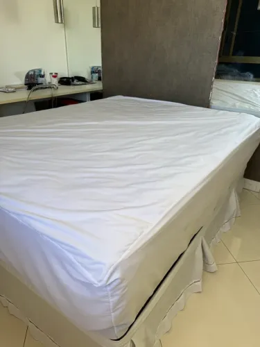 Vendo colchão Queen cama casal - marca Silly