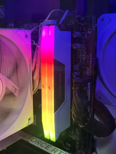Memória Ram Corsair 32GB DDR5 BRANCA