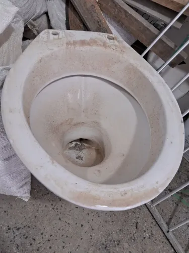 Doa-se vaso sanitário usado em bom estado