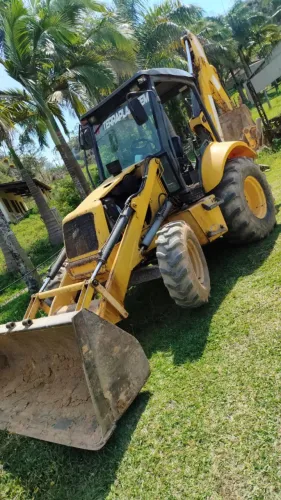 Retroescavadeira New Holland 2007