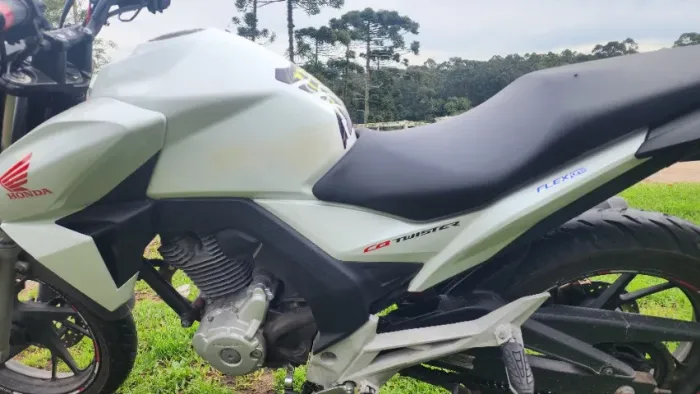 Cb twister 250 ano 2016