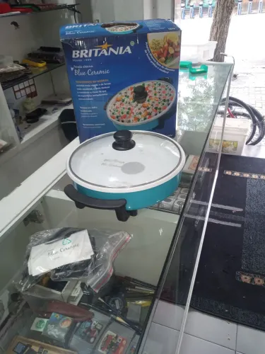 Panela Elétrica Britânia Blue Ceramic - NOVA (Nunca usada!)