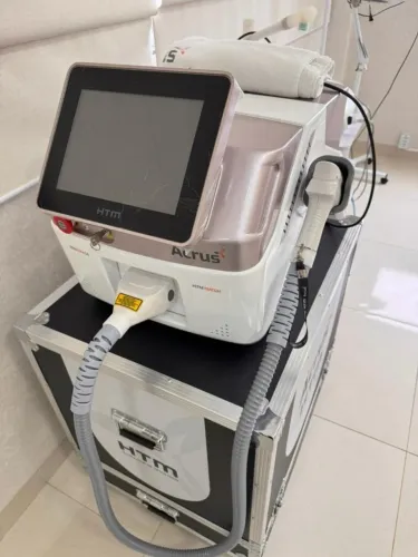 Ácrus Aparelho Laser De Epilação Triple Wave - Htm