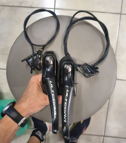 Par Freios hidráulicos ultegra 8020