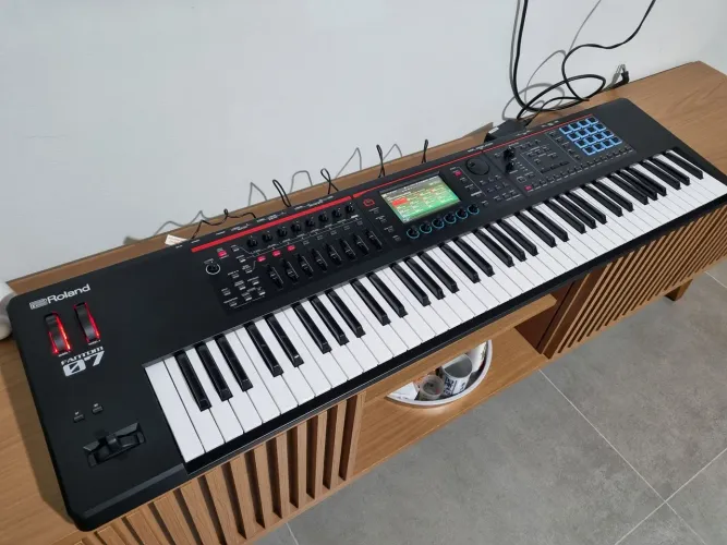Teclado Roland Fantom 07