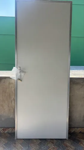 Porta de Madeira 210x80