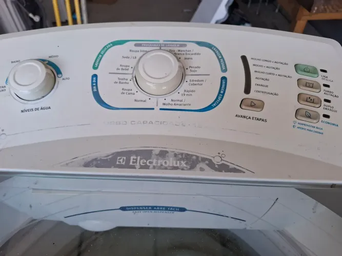 Máquina de Lava roupa eletrolux 12k