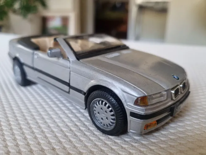 Miniatura BMW 325i Conversível E36 Saico 1/36 Escala Colecionador