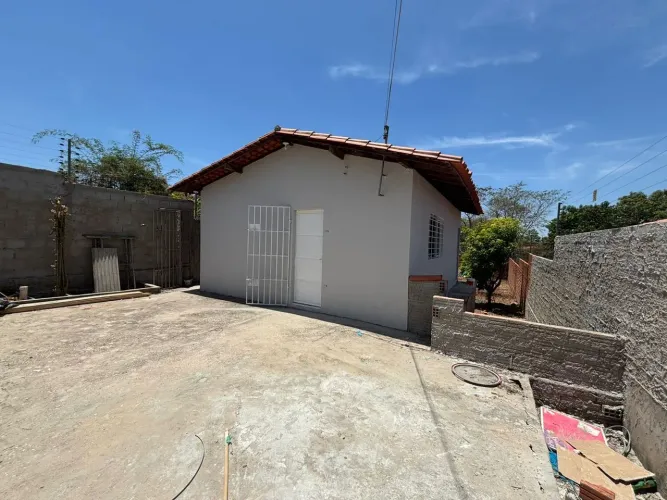 Casa à Venda - Aroeiras, Teresina