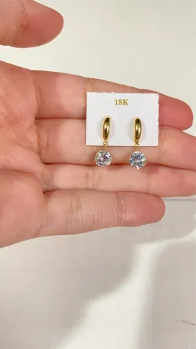 BRINCO OURO 18K MEIA ARGOLA C/ ZIRCÔNIA 1,2 GRAMAS