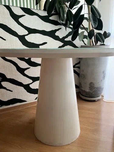 Mesa Cone Branca (Tampo de Vidro)