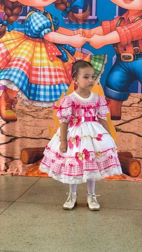 Vestido junino modelo exclusivo 2 a 4 anos usado uma vez