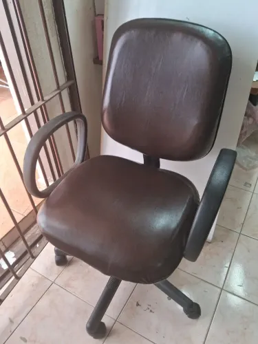 Cadeira Escritório com amortecedor