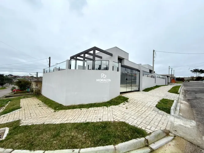Casa de Esquina 2 Quartos Pé-Direito Elevado no São Marcos - São Jose dos Pinhais