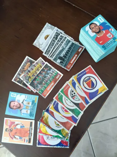 Lote 300 figurinhas copa 2026 + Legend