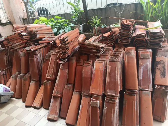 Telhas de cerâmica R$1,00 cada