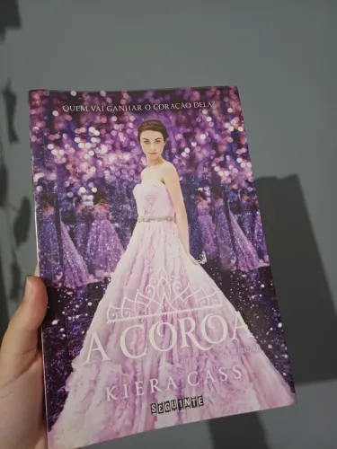 Livro a coroa kiera cass