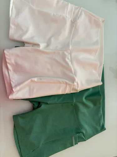 2 shorts de corrida canelado G - Usado poucas vezes