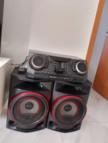 Som LG 2,350w de potência 