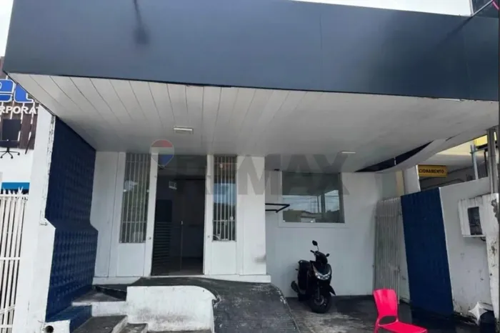 Casa Comercial no Farol: Renda Garantida!