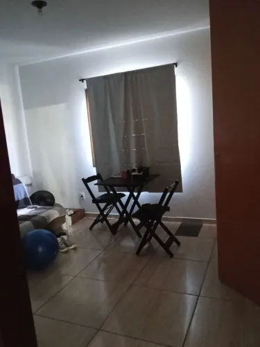 Alugo quarto semi mobiliado 