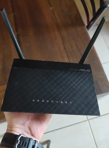 Roteador wireless ASUS dual-band AC750 em perfeito estado