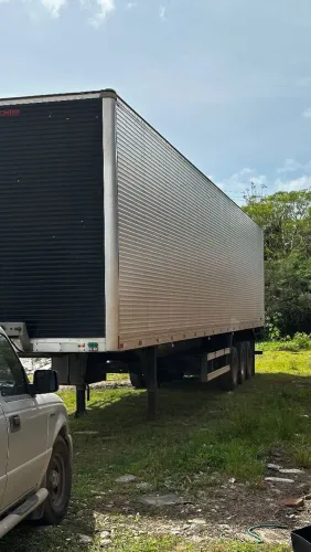 Vendo carreta baú Facchini 2017