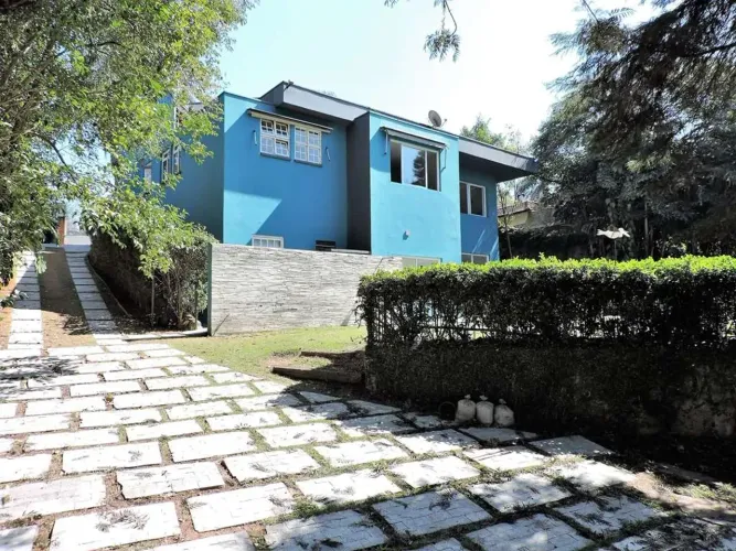 Casa ALUGA Granja Viana - 6 quartos 6 suítes lareira salão festas piscina bosque