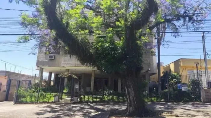 Cobertura Semi Mobiliada para Locação com 2 Vagas de Garagem no Bairro Teresópolis  Porto 