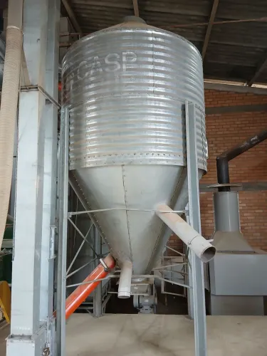 Silo para ração e derivados
