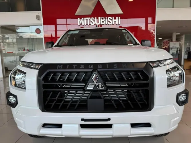 Mitsubishi TRITON GLS 2.4 CD 4X4 TB Diesel Aut. 2027