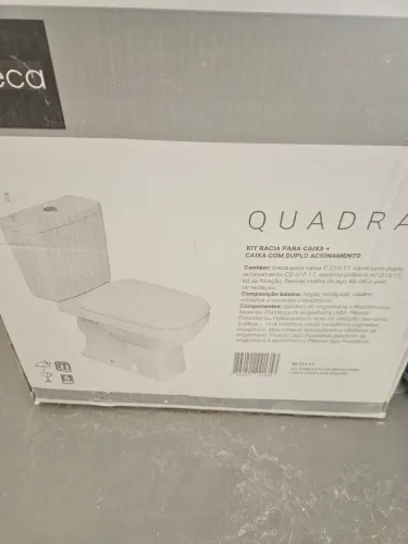Vaso sanitário DECA QUADRA na caixa fechada 