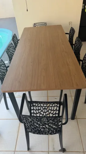 Mesa Nova com 8 cadeiras