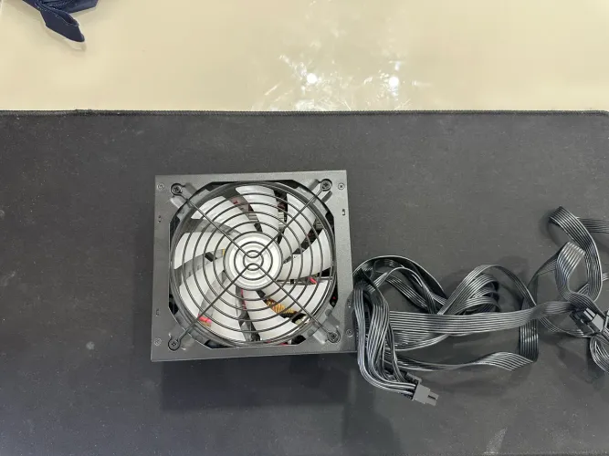 Fonte de pc 600w Duex Dx (80 PLUS BRONZE)
