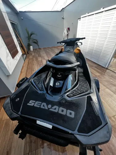 Sea doo gtr 215hp ano 2014, super conservado, revisado. E no ponto de transferência!