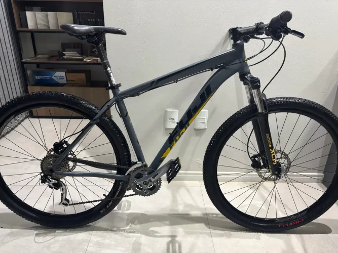 Bicicleta 29 FUJI com cambio deore xt