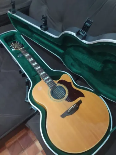 Violão Takamine modelo EG523SC