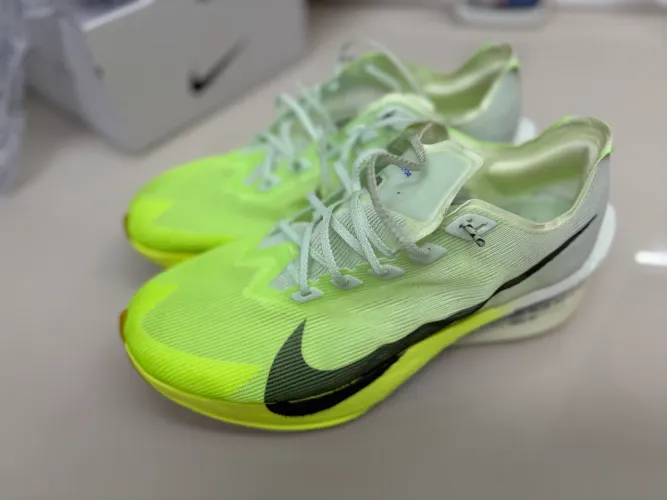 Nike ZoomX Vaporfly Verde 41 BR