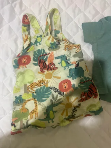 Jardineira e blusa