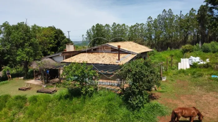 Chácara à Venda em Londrina, Fazenda Nata Limoeiro com 2 quartos