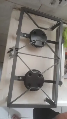 Fogão de duas bocas para camping