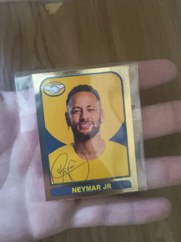 VENDO FIGURINHA DO NEYMAR DOURADA EDIÇÃO LIMITADA